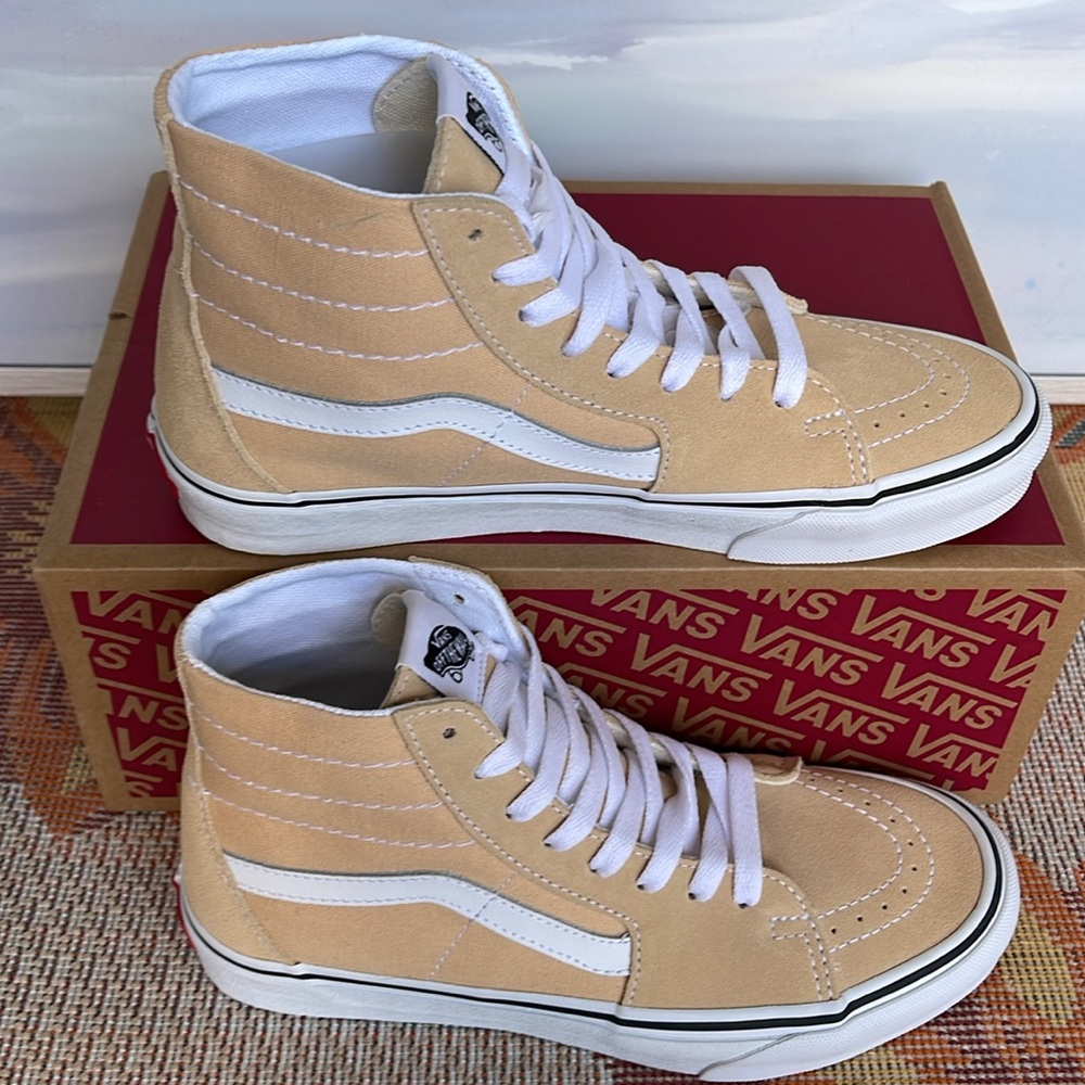 Vans Men’s Sk8-Hi Tapered
Color Theory Honey Peach
VN0A5KRUBLP
Sneakers - Picture 4 of 16